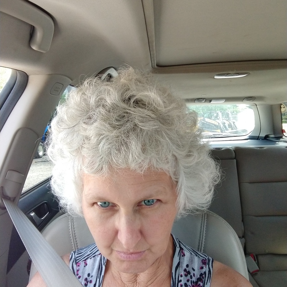 Meet your Posher, Cyndi